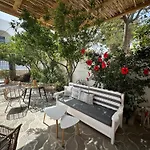 Athina Rooms - Lounge Apartments Konukevi Páros