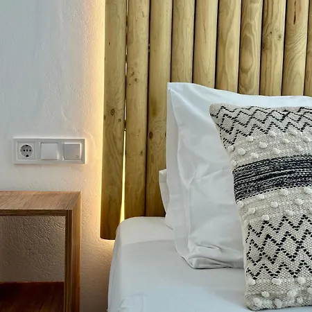 Athina Rooms - Lounge Apartments Guest house 2*