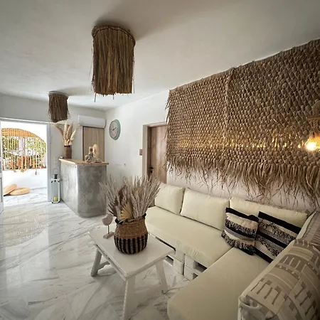 Athina Rooms - Lounge Apartments 2*