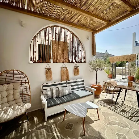 Guest house Athina Rooms - Lounge Apartments 2*