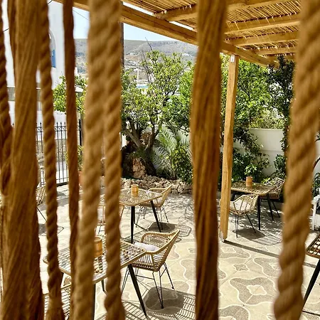 Athina Rooms - Lounge Apartments 3* Páros