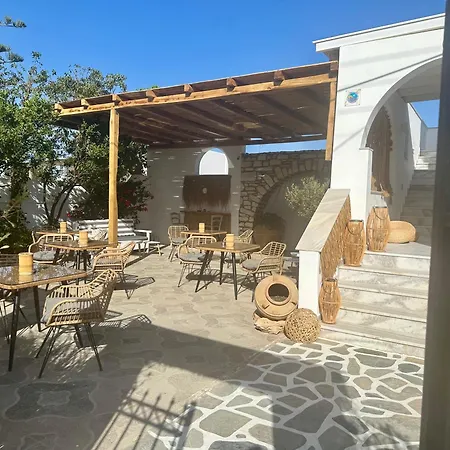 Athina Rooms - Lounge Apartments Guest house 2*