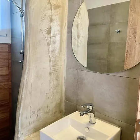 Athina Rooms - Lounge Apartments 2*
